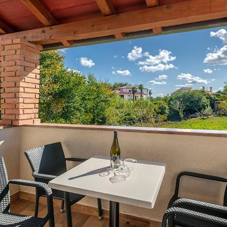 Apartmani Jana Porec Bagian luar foto