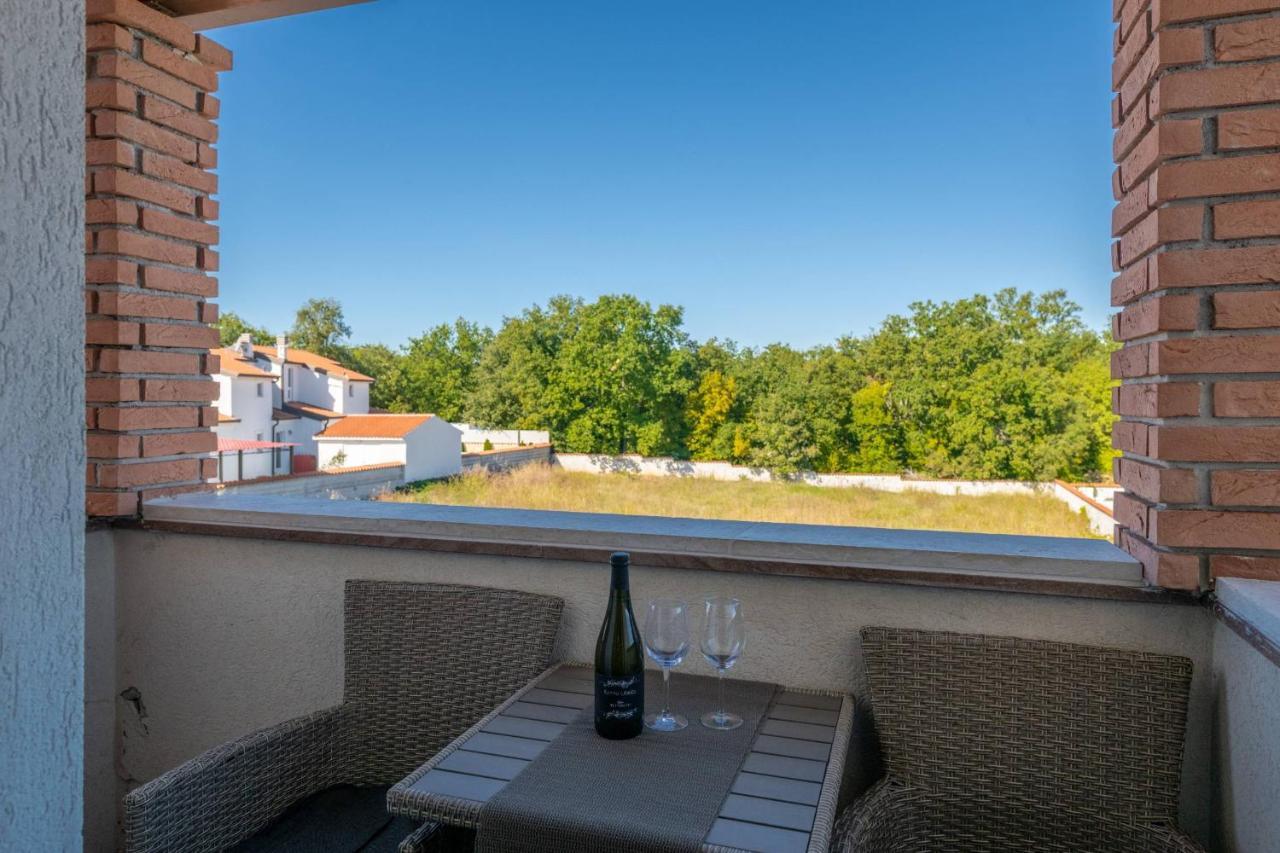 Apartmani Jana Porec Bagian luar foto