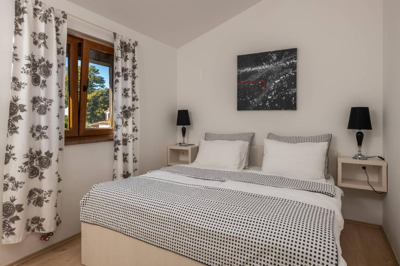 Apartmani Jana Porec Bagian luar foto