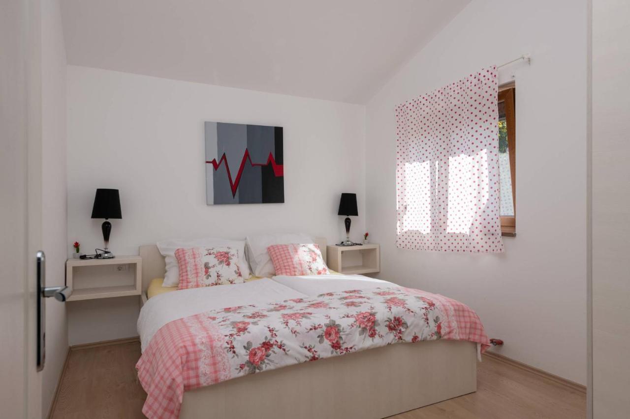 Apartmani Jana Porec Bagian luar foto