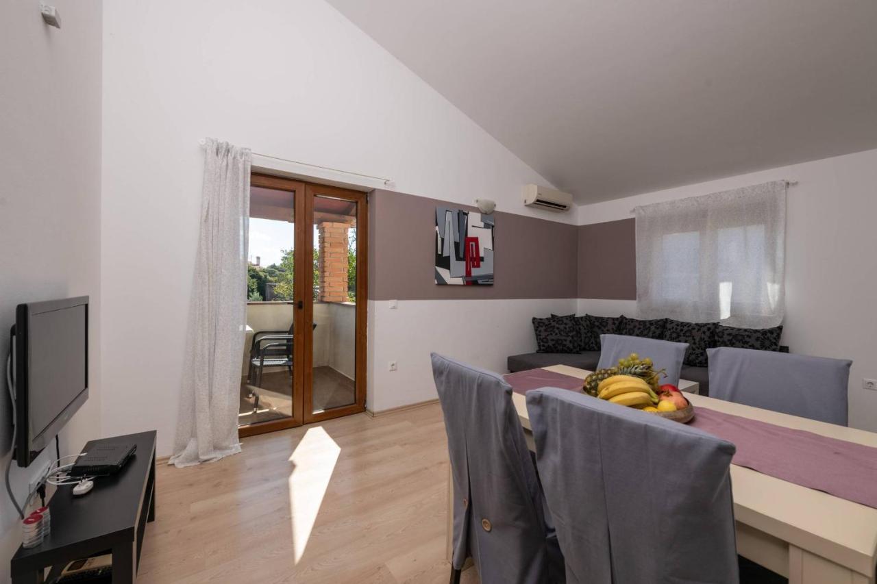 Apartmani Jana Porec Bagian luar foto
