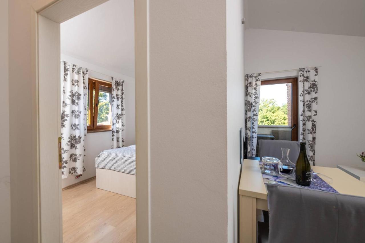 Apartmani Jana Porec Bagian luar foto