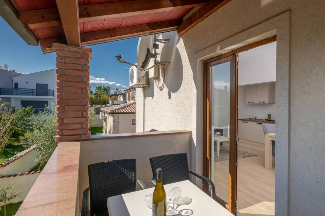Apartmani Jana Porec Bagian luar foto