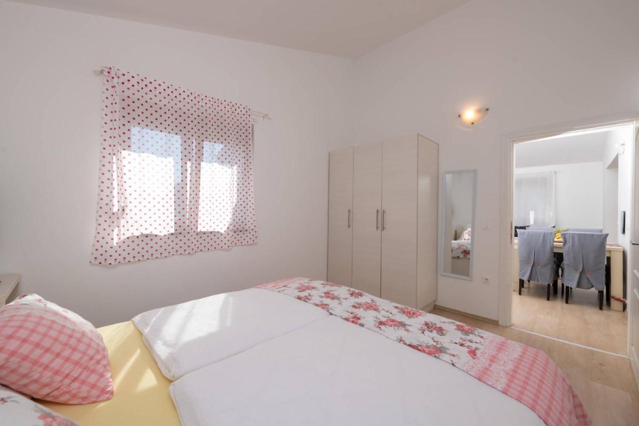 Apartmani Jana Porec Bagian luar foto