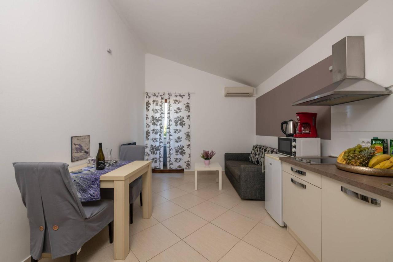 Apartmani Jana Porec Bagian luar foto