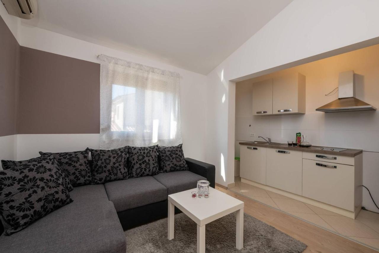Apartmani Jana Porec Bagian luar foto